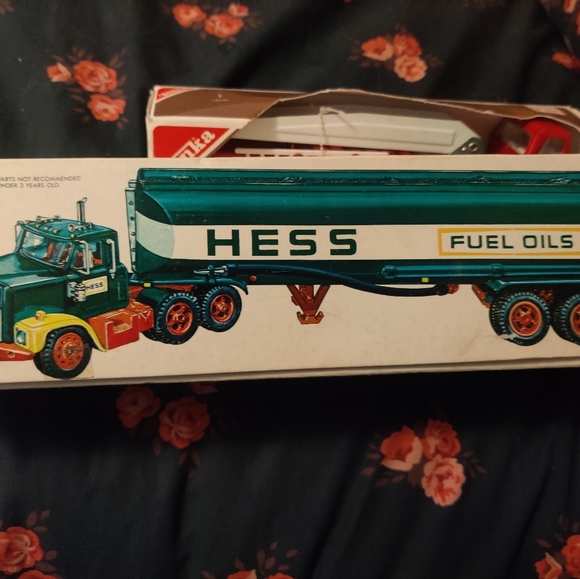Various Collectable steel vehicles. - Picture 11 of 16